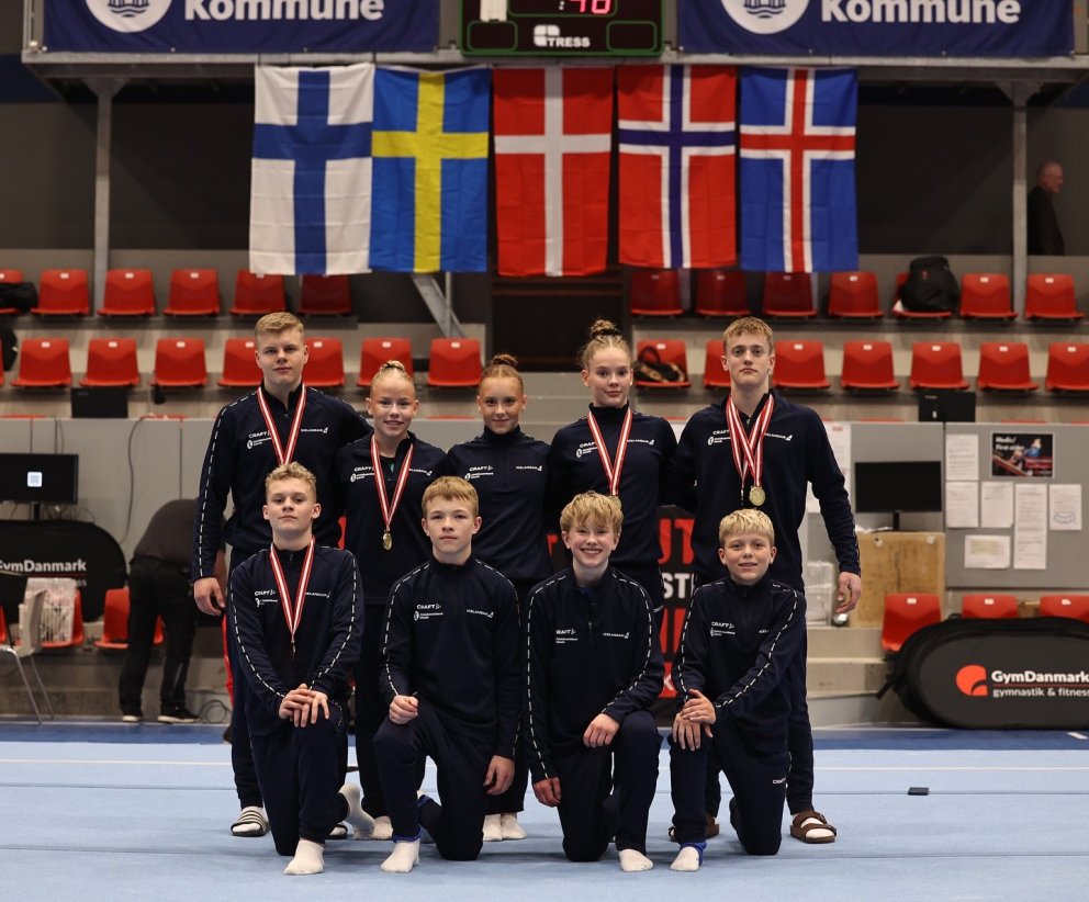 Í efstu röð má sjá Sólón fyrstan, vinstrameginn, í neðri röð er Patrekur annar, vinstrameginn.