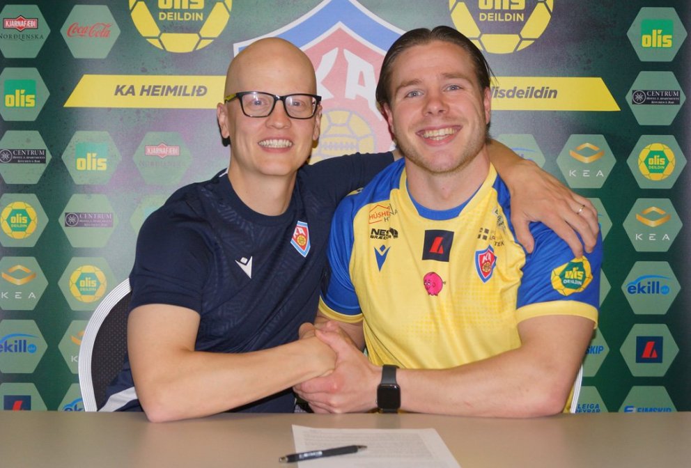 Félagarnir sáttir á góðri stundu, Jón Heiðar Sigurðsson formaður handknattleiksdeildar og Daði