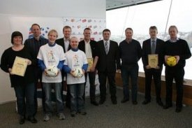 Gunnar Gunnarsson ásamt þeim sem unnu verðlaunin í gær