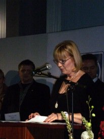 Helga Steinun við afhendinguna í dag