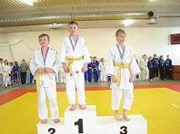 Jón BirgirTómasson, keppandi í Júdó, efstur á palli.