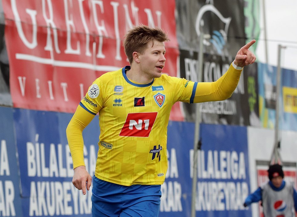 Jakob framlengir við KA