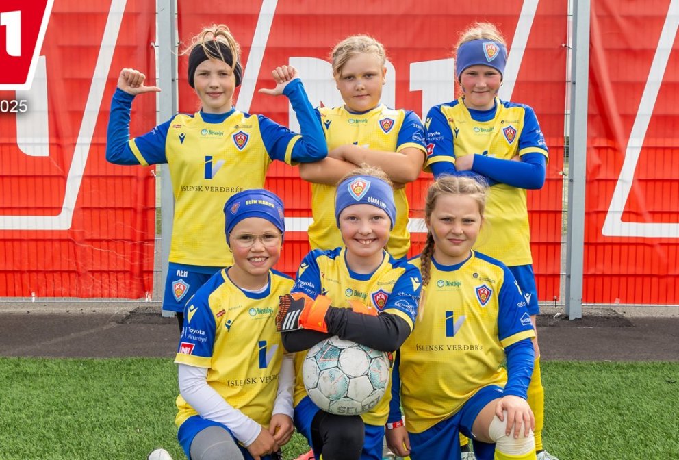 Liðsmyndir og myndband frá N1 móti stelpna