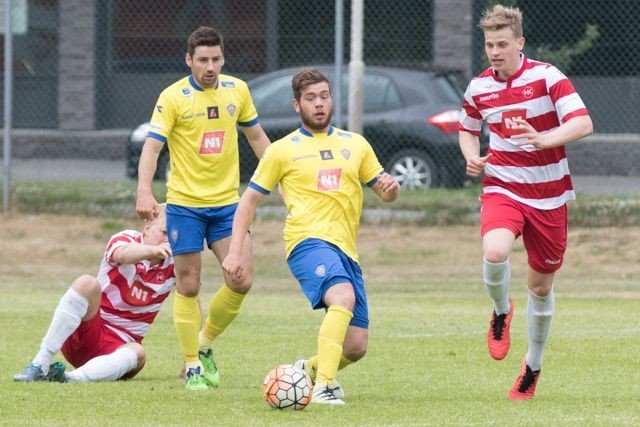 Aron skoraði glæsilegt mark gegn FH.