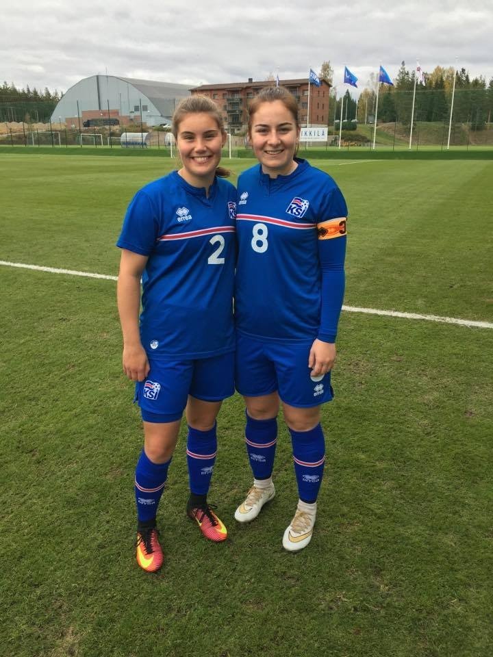 Rakel og Andrea fyrirliði U19.