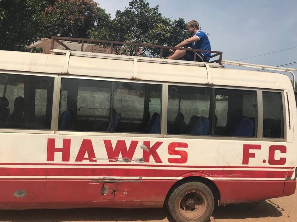 Peddi að prufa ferðamáta drengjanna