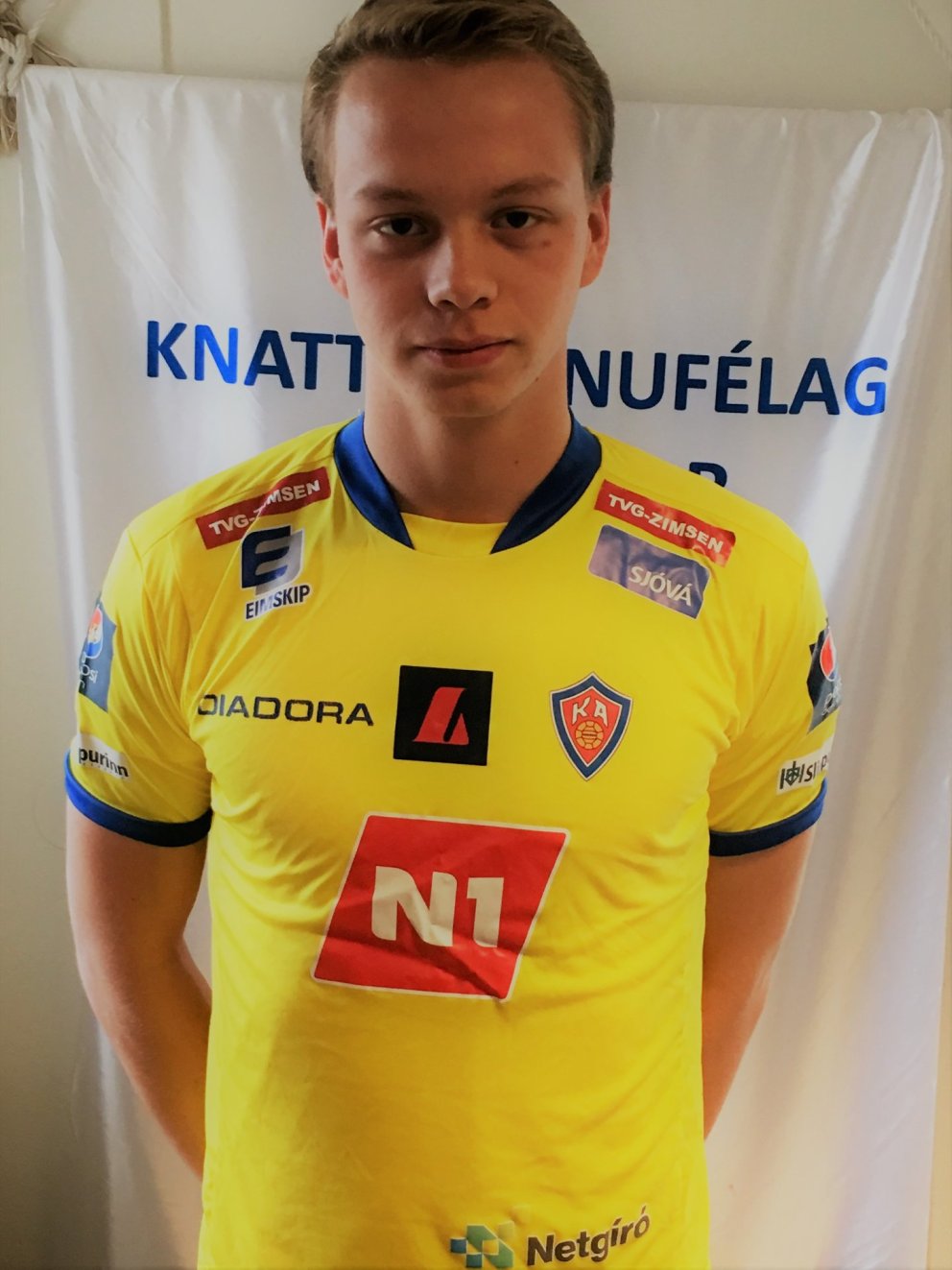 Sæþór kominn í gult