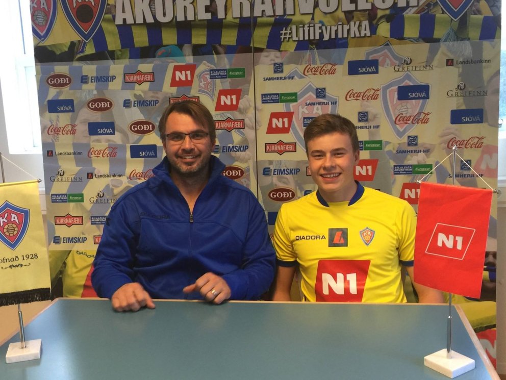 Aron Dagur semur til þriggja ára