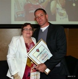 Hrefna Torfadóttir formaður KA með Alla í Hofi í gær.