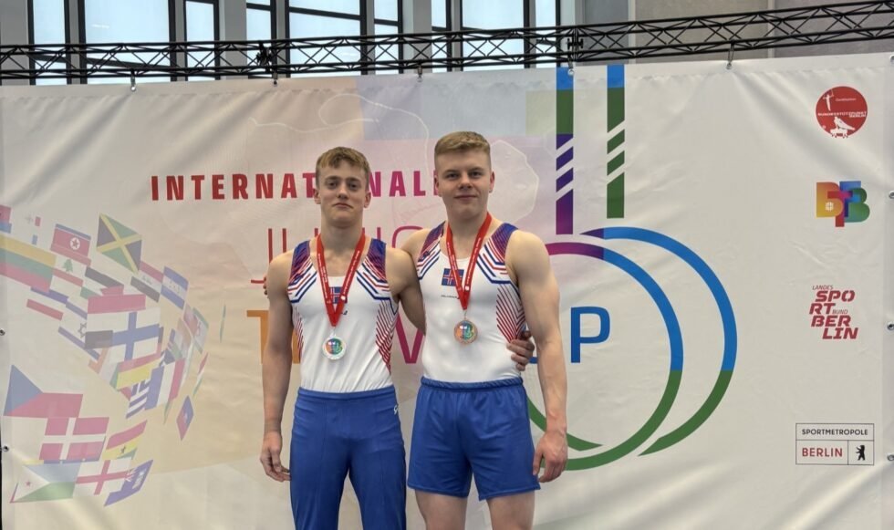 Kári Pálmasson (til vinstri) ásamt Sólón (til hægri) á International Junior Team Cup