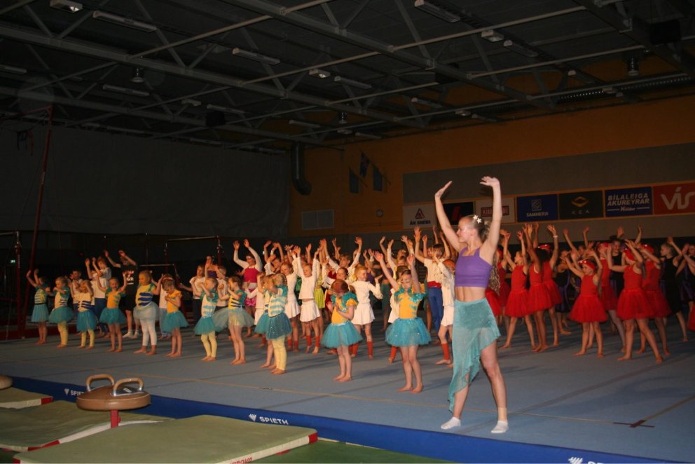 Glæsileg vorsýning fimleikadeildar KA