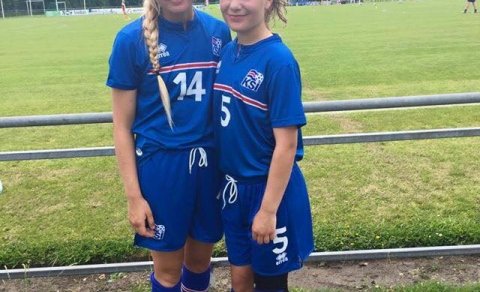 Margrét og Saga Líf eftir leik í sumar með U17.