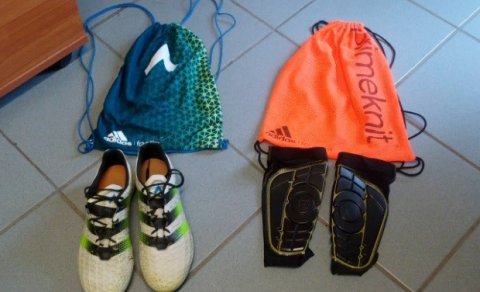 Saknar einhver G-form legghlífa eða skó?