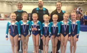 5. þrep B lið og þjálfarar Florin, Mirela og Clara