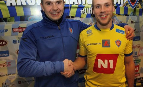 Almarr og Túfa við undirskrift í dag. Mynd: Skapti