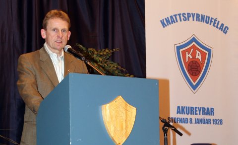 Árni Jóhannsson, fyrrverandi formaður KA, er látinn.