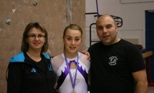 Guðrún Jóna ásamt þjálfurum sínum Florin og Mirela