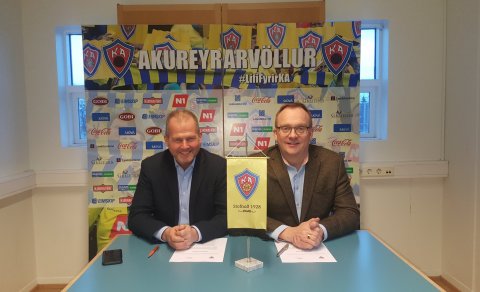 Eiríkur og Jón Birgir við undirskriftina