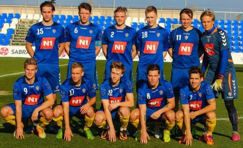 Fyrsti leikurinn á KA-velli