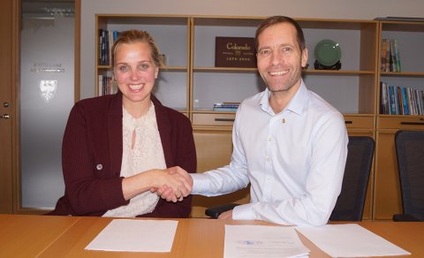 Ásthildur og Ingvar ánægð með samninginn