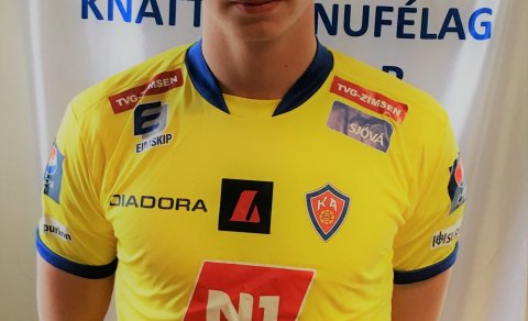 Sæþór kominn í gult