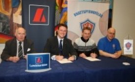 Frá undirritun samningsins