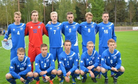 Kári (nr. 16) með u18 í september í fyrra.