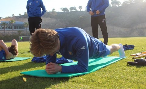 Ætli ég geti þetta lengur en Ási frændi?